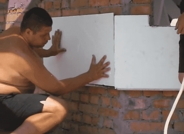 Монтаж утеплителя на цокольный профиль