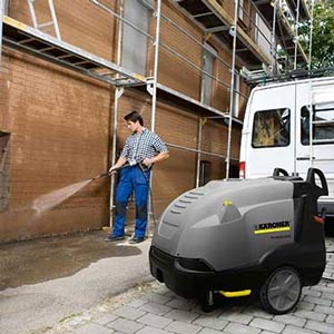 Устройства Karcher отлично очищают грубые поверхности фасадов зданий