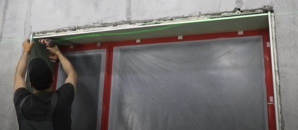 Закрутка саморезов - упоры в боковые листы гипсокартона.