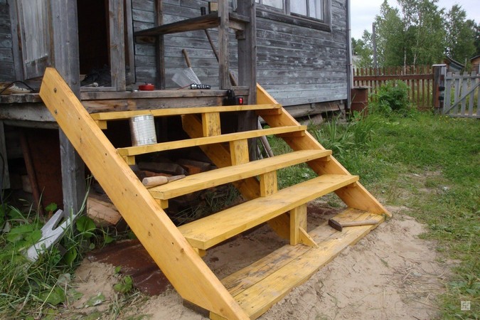 Поднимаясь по лестнице